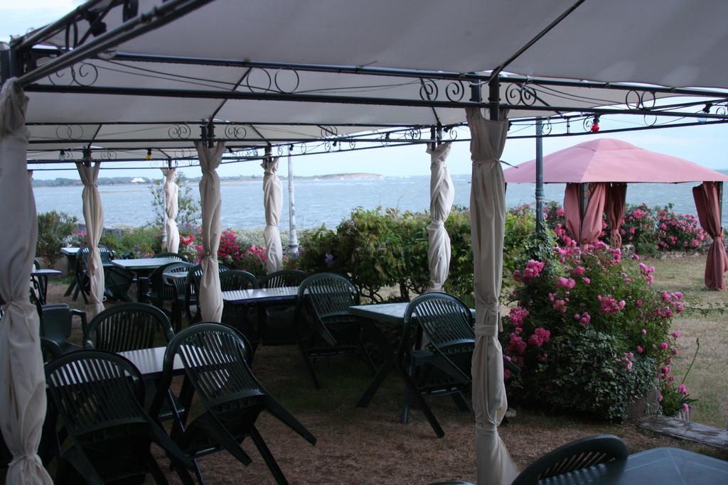 La Baie Hotel Regneville-sur-Mer Exterior photo